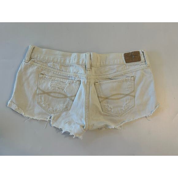 Abercrombie & Fitch White Denim Low Rise Cut-Off Shorts Distressed Womens Size 4 - Picture 2 of 12